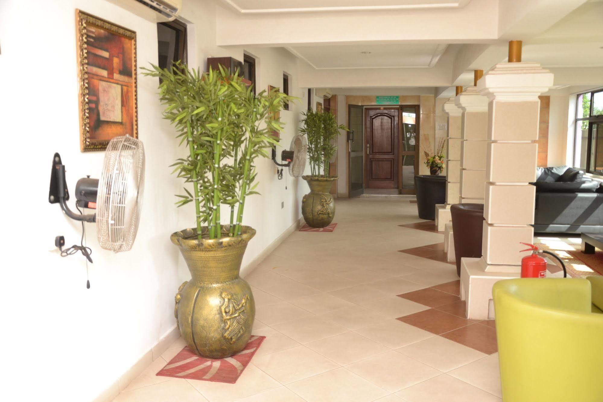 Kaysens Grande Hotel Tema Esterno foto